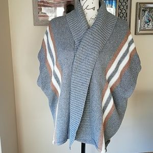 Old‎ Navy Oversized Poncho Sweater XS-S